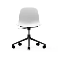 normann copenhagen chaise de bureau form avec base pivotante, fauteuil de bureau 5w blanc, aluminium noir, roulettes