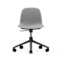 normann copenhagen chaise de bureau form avec base pivotante, fauteuil de bureau 5w gris, aluminium noir, roulettes