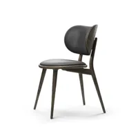 mater chaise the dining chair cuir noir, support en chêne gris sirka