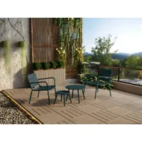 vente-unique salon de jardin en métal - 2 fauteuils bas empilables et tables gigognes - vert sapin - mirmande de mylia  vert