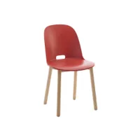 chaise - alfi dossier haut rouge polypropylène et sciure de bois recyclés, frêne naturel