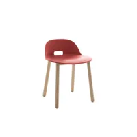 chaise - alfi dossier bas rouge polypropylène et sciure de bois recyclés, frêne naturel