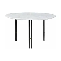 table basse ronde en marbre blanc et base en laiton noire 70 cm ioi  - gubi