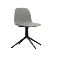 chaise de bureau en polypropylène grise et base noire swivel 4l grey - normann copenh
