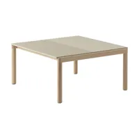 table basse en grès beige sable wavy et chêne naturel 85 x 80 cm couple - muuto