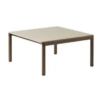 table basse en grès beige sable lisse et chêne foncé 85 x 80 cm couple - muuto