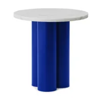 table d'appoint en acier bleu vif et plateau en marbre white carrara dit - normann co
