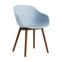 chaise avec accoudoirs en noyer et polypropylène bleu ardoise 2.0 aac 212 - hay