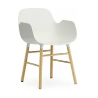 chaise avec accoudoirs en chêne naturel et pp blanc form - normann copenhagen