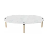 table basse en marbre blanche et chêne blanchi tuk large - bolia