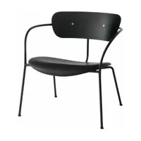 fauteuil en chêne et cuir noir finition laiton av6 pavilion - &tradition