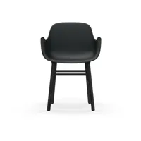 chaise avec accoudoirs en bois noir et pp noir form - normann copenhagen
