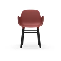 chaise avec accoudoirs en bois noir et pp rouge form - normann copenhagen
