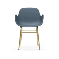chaise avec accoudoirs en laiton et pp bleu form - normann copenhagen